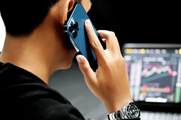 MKR Edges Up to $1,340.00 (+0.68%) as Market Stabilizes